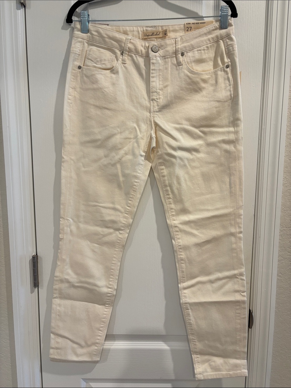 Unpublished Women's Skinny Jeans in Cream